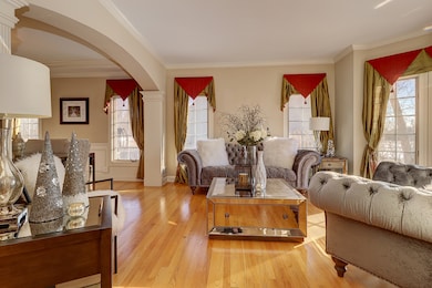 26025 Whispering Woods Cir, Plainfield, IL 60585 - photo 2