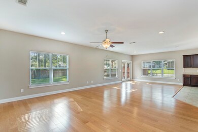 6013 Trestle St-03
