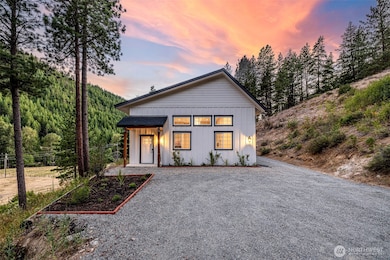 10642 Merry Canyon Rd, Leavenworth, WA 98826 - photo 2