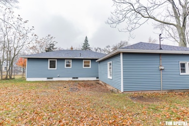 961 Aurora Ave, Muskegon, MI 49442 - photo 3