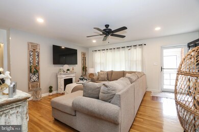 2605 Heritage Farm Dr, Wilmington, DE 19808 - photo 4