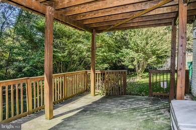 5601 Silk Tree Dr, Riverdale, MD 20737 - photo 6