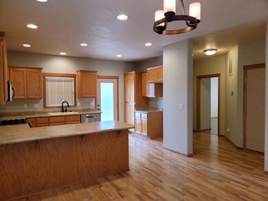 liv ing to kitchen