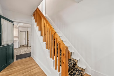 Apt. 1 - 3 bd/2b- Living