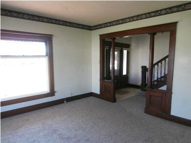 Spacious livingroom.