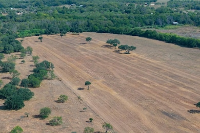 13277 Pearsall Rd, Atascosa, TX 78002 - photo 7