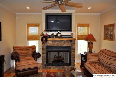 COZY GREAT ROOM!