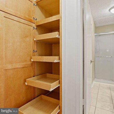 8 Russell Ave unit 202, Gaithersburg, MD 20877 - photo 5