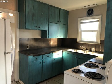 607 SW 10th St, Pendleton, OR 97801 - photo 5