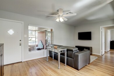 1015 W 31st St, Houston, TX 77018 - photo 3