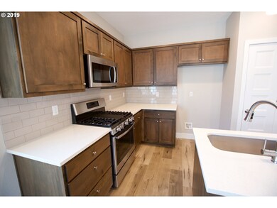 530 S Columbia St, Newberg, OR 97132 - photo 6