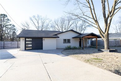 605 NW J St, Bentonville, AR 72712 - photo 2