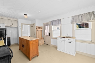 37 Brook St, Hanson, MA 02341 - photo 2