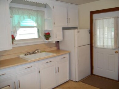 147 Center Ave, North Tonawanda, NY 14120 - photo 3