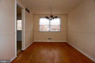 1006 Middleborough Rd, Essex, MD 21221 - photo 5