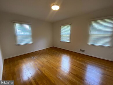 1603 East Ave, McLean, VA 22101 - photo 3