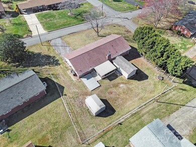 914 Valley St, Statesville, NC 28677 - photo 7