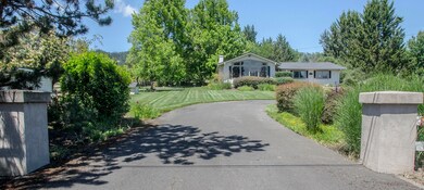 1925 Old Stage Rd, Central Point, OR 97502 - photo 2