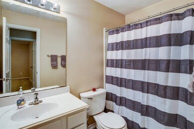 5114 Blanco Dr, Pearland, TX 77584 - photo 3