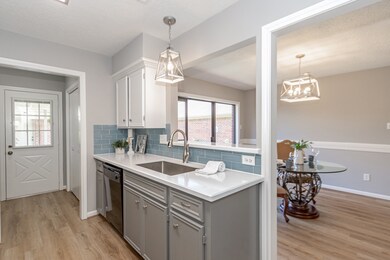 205 Skyview Terrace unit 702, Friendswood, TX 77546 - photo 6