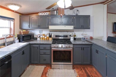 1405 E 7th St S, Newton, IA 50208 - photo 5