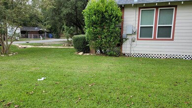 111 Mcphail St, Tomball, TX 77375 - photo 4