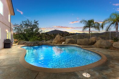 This recently updated spa / pool with pebble tech 