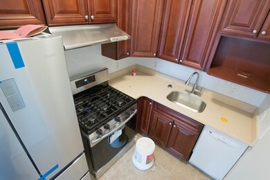 411 Broadway unit 3R, Chelsea, MA 02150 - photo 2