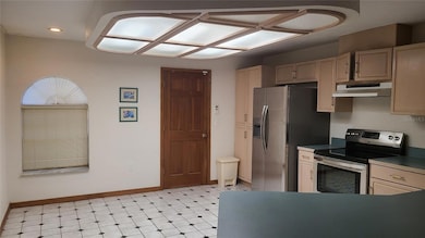 8404 Barrett Place, Tampa, FL 33617 - photo 4