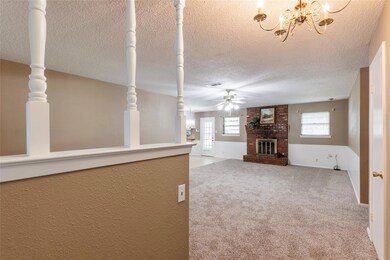 1008 Livingston Dr, Hurst, TX 76053 - photo 6