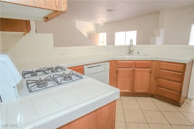 2050 N Los Feliz St unit 176, Sunrise Manor, NV 89156 - photo 7