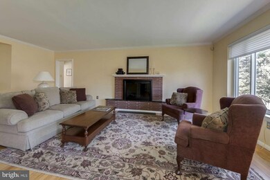 2833 Cleave Dr, Falls Church, VA 22042 - photo 5