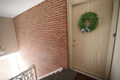 8520 Canterbury Square E, Indianapolis, IN 46260 - photo 2