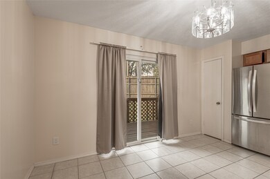 2521 Crosstimbers St unit B4, Huntsville, TX 77320 - photo 7