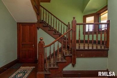 529 W 14th St, Davenport, IA 52803 - photo 5