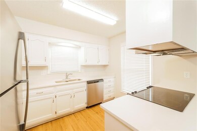 1018 Silver Lake Dr, Raymore, MO 64083 - photo 5