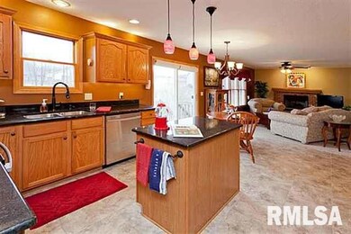 2630 W 62nd St, Davenport, IA 52806 - photo 6