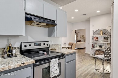 102 Triad Blvd-16