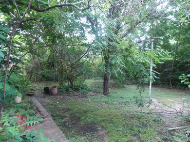 6310 Grovewood Ln, Houston, TX 77008 - photo 5