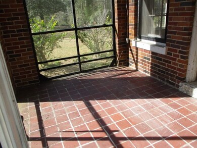 124 Jackson St, Hazlehurst, MS 39083 - photo 4