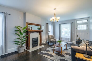 Large yet Comfy Living Room