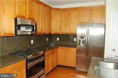 25348 Mcintyre Square, Chantilly, VA 20152 - photo 3