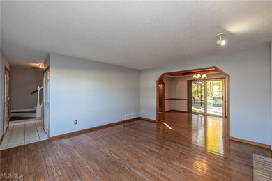 758 Song Bird St, Elyria, OH 44035 - photo 6