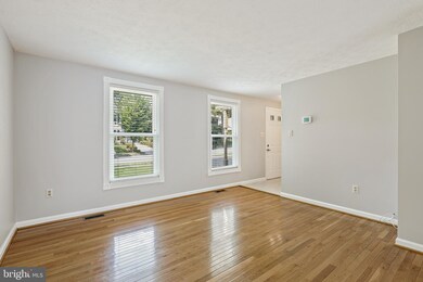 6325 Summercrest Dr, Columbia, MD 21045 - photo 3