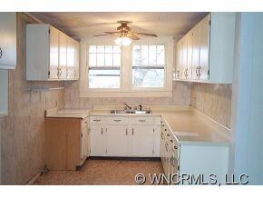 509 Old Newfound Rd, Leicester, NC 28748 - photo 3