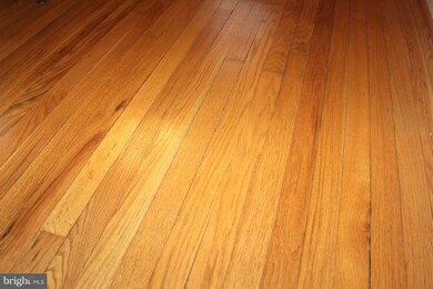 3902 Mountwood Rd, Baltimore, MD 21229 - photo 5