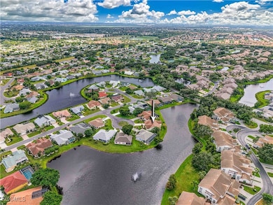 9241 Bramble Ct, Fort Myers, FL 33919 - photo 4