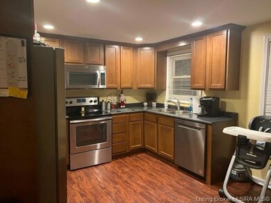 Upgraded cabinets to the ceiling