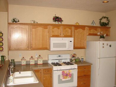 9489 W Deanna Dr, Peoria, AZ 85382 - photo 6