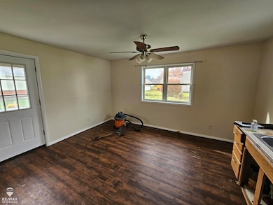 1217 Hanover St, Owosso, MI 48867 - photo 7